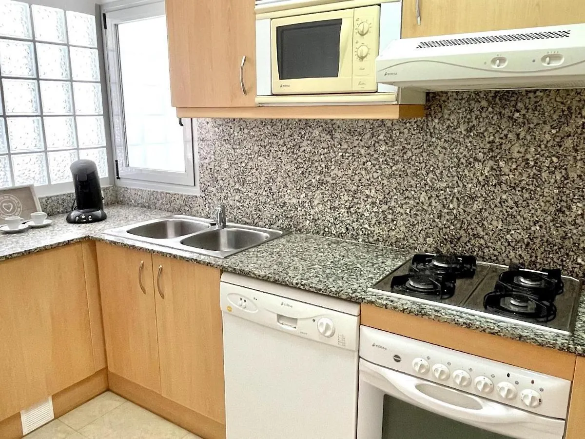 Apartbeach Chloe Centrico Junto Playa Climatizado Con Piscina Y Gran Terraza La Pineda 0*,  Spain